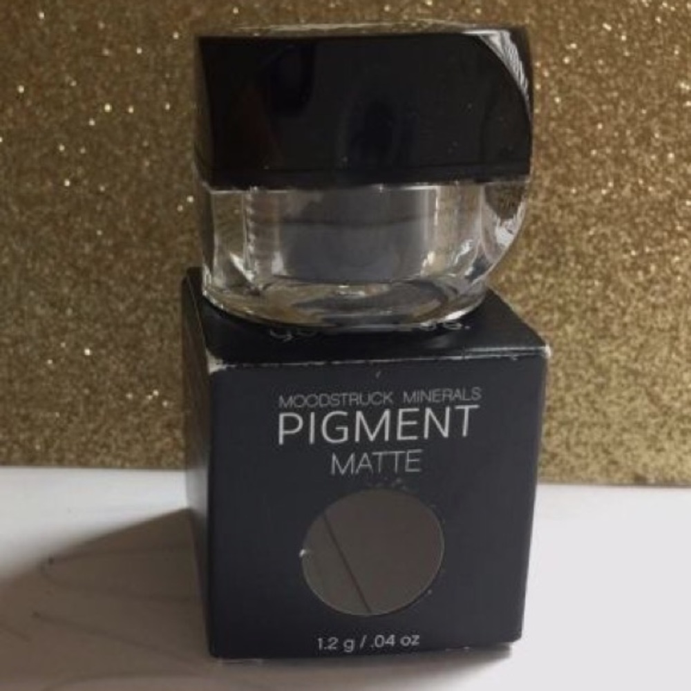 Younique Moodstruck Eye Pigment